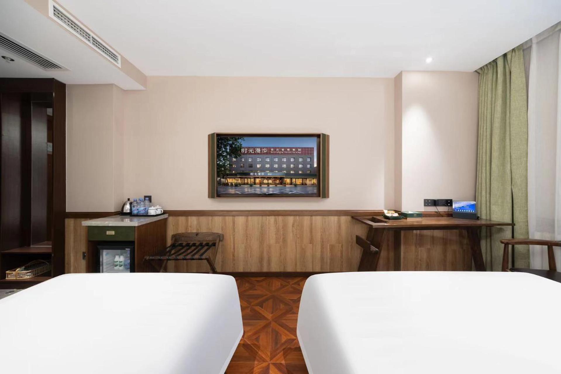 Nost Algia Hotel Near Beijing Panjiayuan Antique Market- Beijing Happy Valley, Cbd, China Zun And Sanlitun, Tian'Anmen Square, Free Ice Cream, Mineral Water, Coffee, Snacks And Laundry Service, Free Gymnastic, English Communication Well المظهر الخارجي الصورة