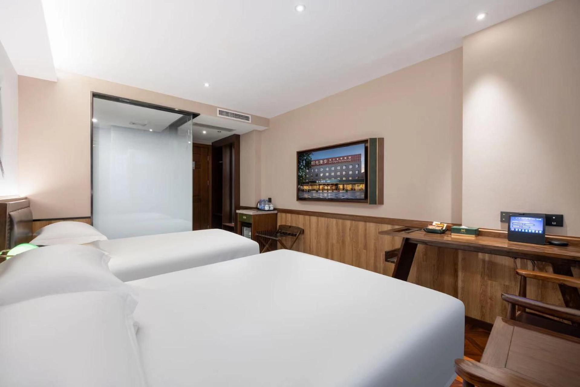 Nost Algia Hotel Near Beijing Panjiayuan Antique Market- Beijing Happy Valley, Cbd, China Zun And Sanlitun, Tian'Anmen Square, Free Ice Cream, Mineral Water, Coffee, Snacks And Laundry Service, Free Gymnastic, English Communication Well المظهر الخارجي الصورة