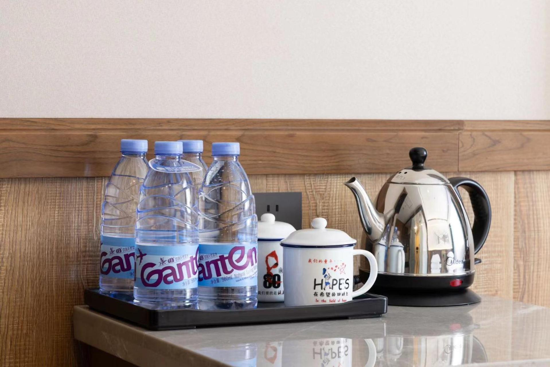 Nost Algia Hotel Near Beijing Panjiayuan Antique Market- Beijing Happy Valley, Cbd, China Zun And Sanlitun, Tian'Anmen Square, Free Ice Cream, Mineral Water, Coffee, Snacks And Laundry Service, Free Gymnastic, English Communication Well المظهر الخارجي الصورة