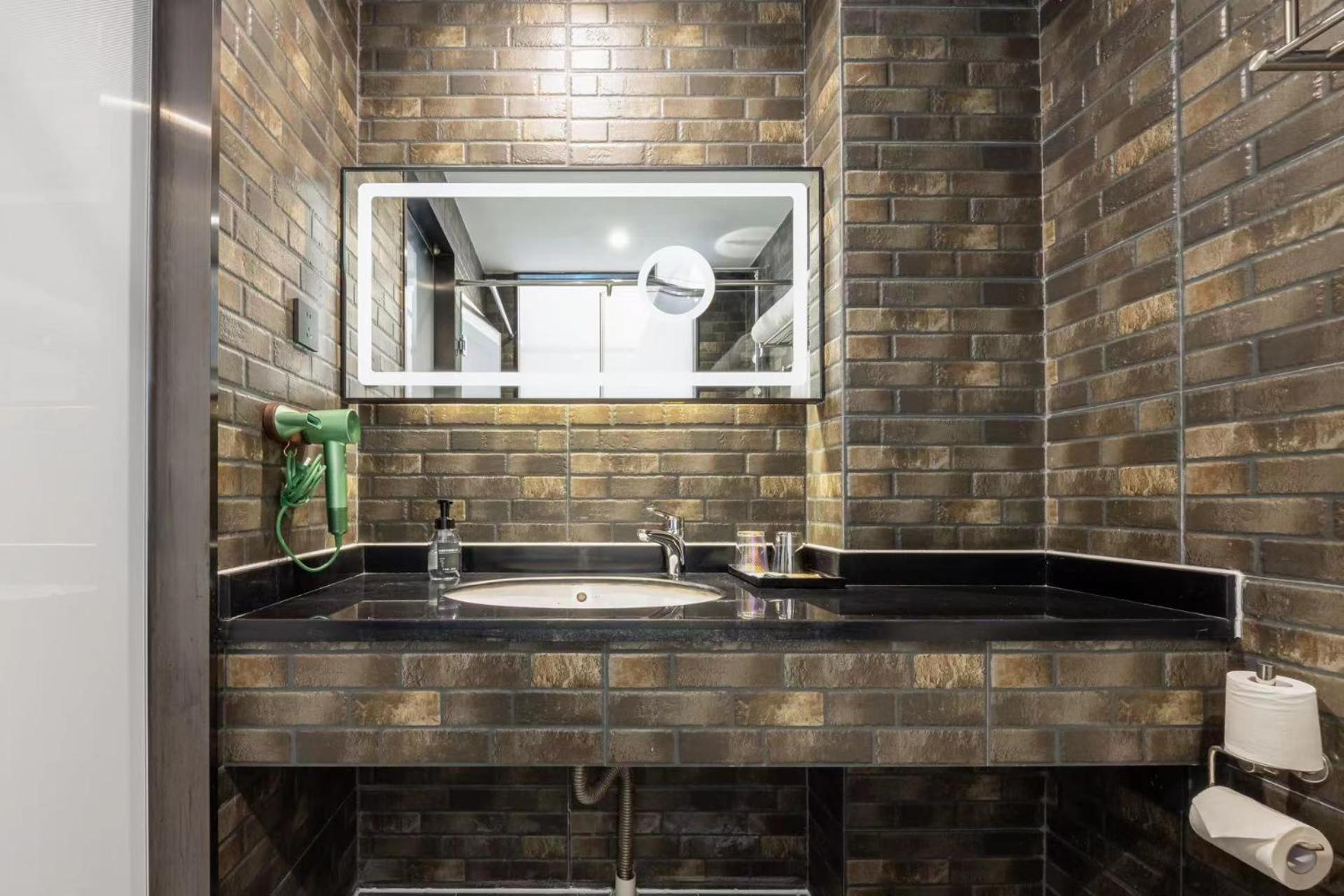 Nost Algia Hotel Near Beijing Panjiayuan Antique Market- Beijing Happy Valley, Cbd, China Zun And Sanlitun, Tian'Anmen Square, Free Ice Cream, Mineral Water, Coffee, Snacks And Laundry Service, Free Gymnastic, English Communication Well المظهر الخارجي الصورة