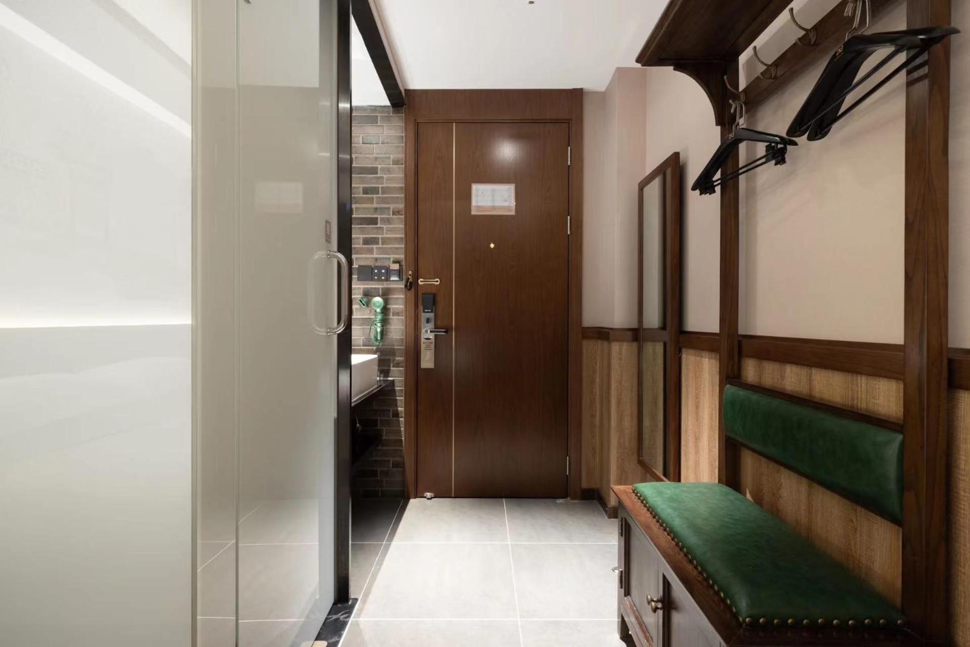 Nost Algia Hotel Near Beijing Panjiayuan Antique Market- Beijing Happy Valley, Cbd, China Zun And Sanlitun, Tian'Anmen Square, Free Ice Cream, Mineral Water, Coffee, Snacks And Laundry Service, Free Gymnastic, English Communication Well المظهر الخارجي الصورة