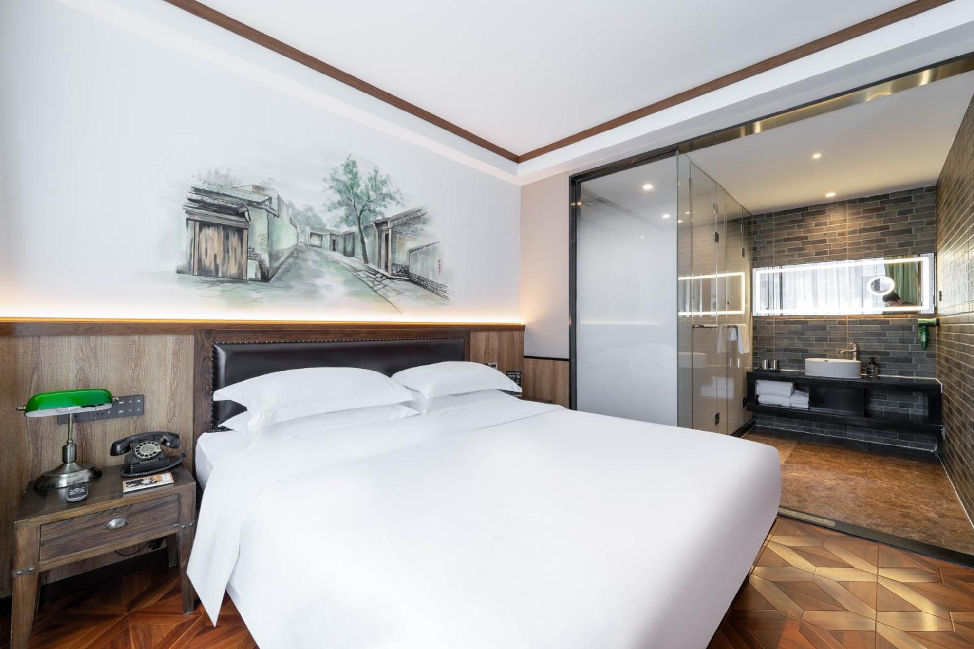 Nost Algia Hotel Near Beijing Panjiayuan Antique Market- Beijing Happy Valley, Cbd, China Zun And Sanlitun, Tian'Anmen Square, Free Ice Cream, Mineral Water, Coffee, Snacks And Laundry Service, Free Gymnastic, English Communication Well المظهر الخارجي الصورة