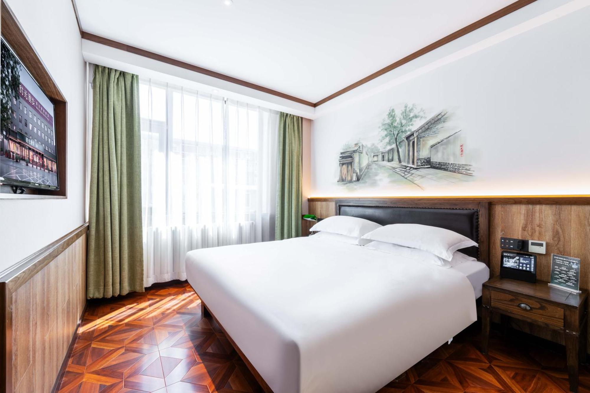 Nost Algia Hotel Near Beijing Panjiayuan Antique Market- Beijing Happy Valley, Cbd, China Zun And Sanlitun, Tian'Anmen Square, Free Ice Cream, Mineral Water, Coffee, Snacks And Laundry Service, Free Gymnastic, English Communication Well المظهر الخارجي الصورة