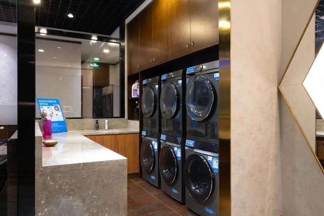 Nost Algia Hotel Near Beijing Panjiayuan Antique Market- Beijing Happy Valley, Cbd, China Zun And Sanlitun, Tian'Anmen Square, Free Ice Cream, Mineral Water, Coffee, Snacks And Laundry Service, Free Gymnastic, English Communication Well المظهر الخارجي الصورة