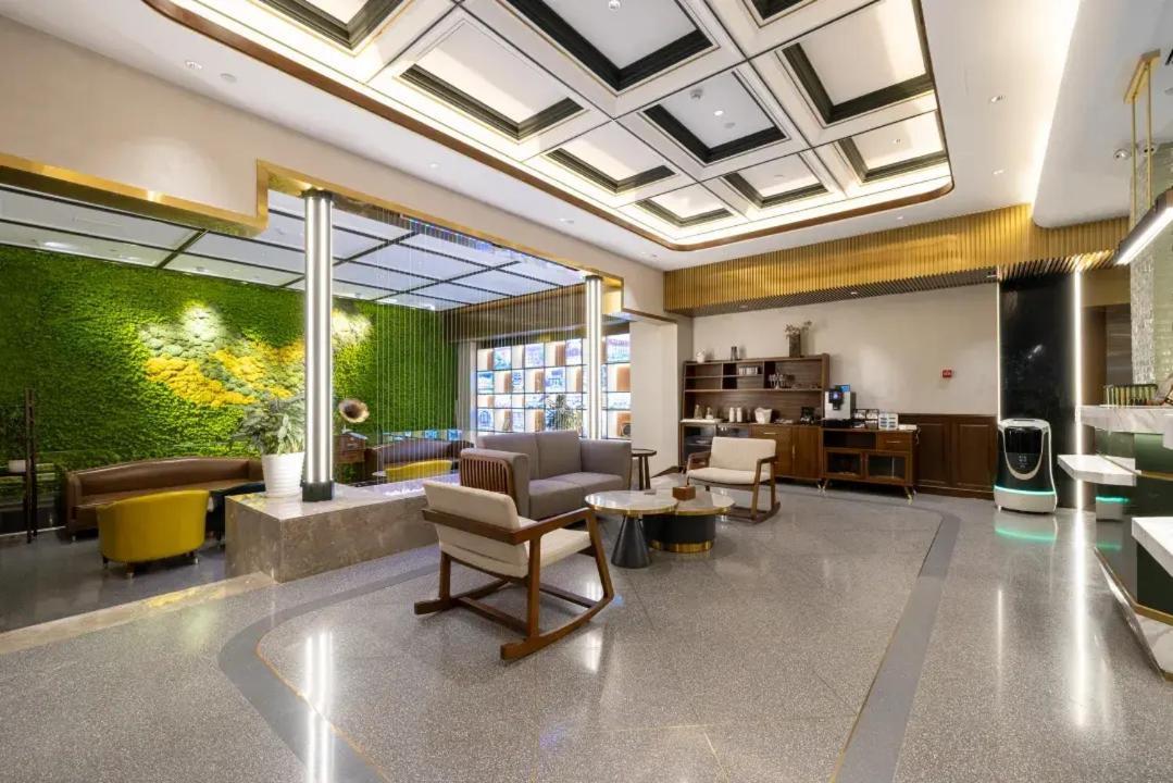 Nost Algia Hotel Near Beijing Panjiayuan Antique Market- Beijing Happy Valley, Cbd, China Zun And Sanlitun, Tian'Anmen Square, Free Ice Cream, Mineral Water, Coffee, Snacks And Laundry Service, Free Gymnastic, English Communication Well المظهر الخارجي الصورة